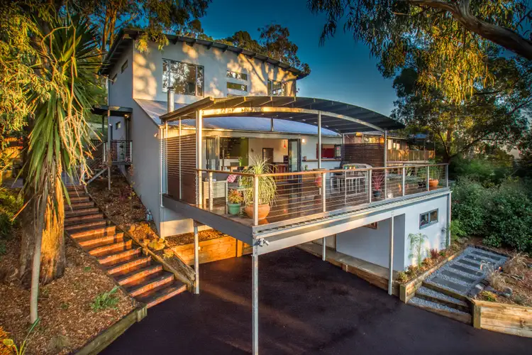 8 The Serpentine, Tecoma VIC 3160