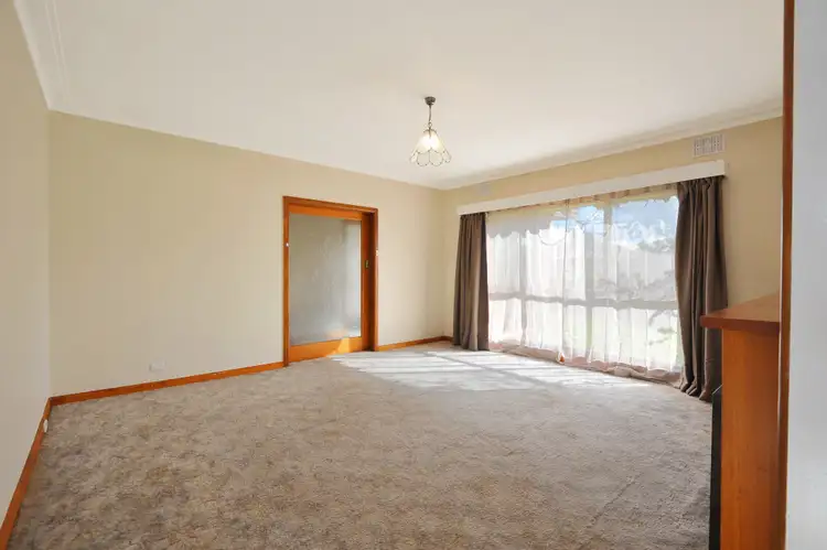 Fifth view of Homely house listing, 2 Margaret Street, Wendouree VIC 3355