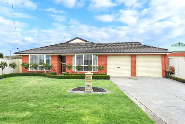 4 Rozel Avenue, Wendouree VIC 3355