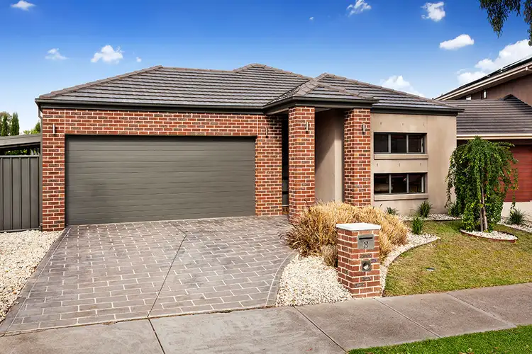 8 Yoemans Drive, Mernda VIC 3754