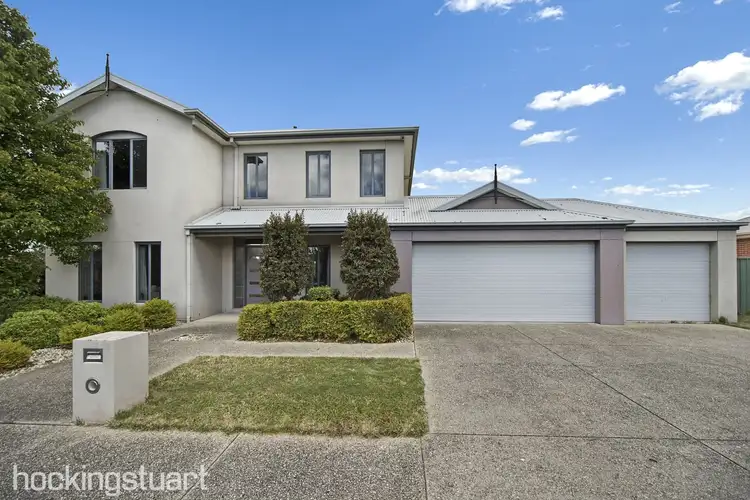 35 St Helens Avenue, Lake Gardens VIC 3355