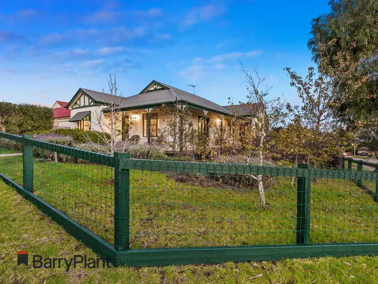 10 Tintagel Way, Mornington VIC 3931