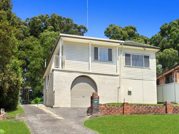 27 Robertson Street, Coniston NSW 2500