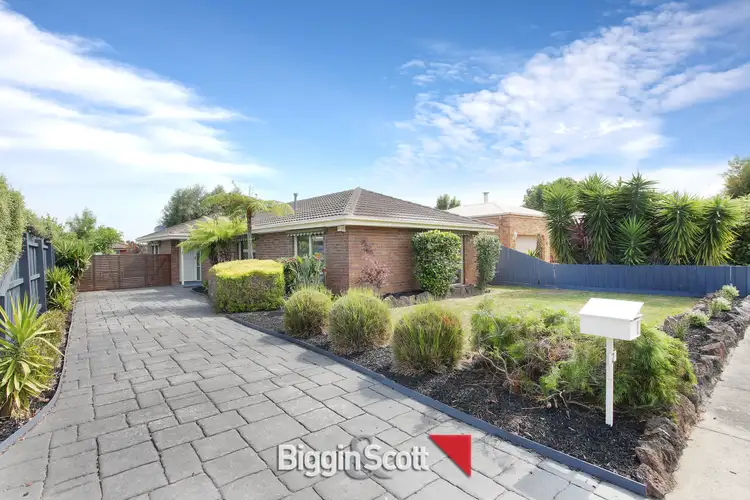 2 Warrock Court, Berwick VIC 3806