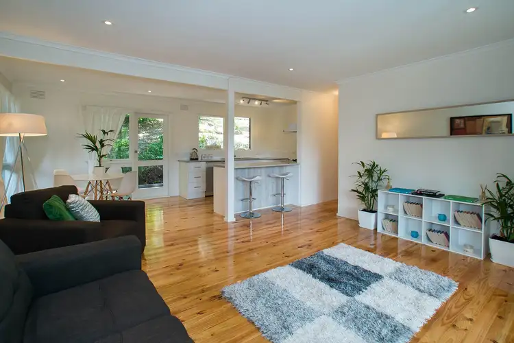 8 Gordon Avenue, Tecoma VIC 3160