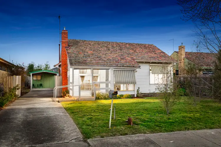 24 Dalveen Road, Ivanhoe VIC 3079