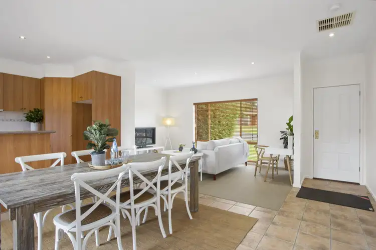 1/8 Myuna Street, Leopold VIC 3224