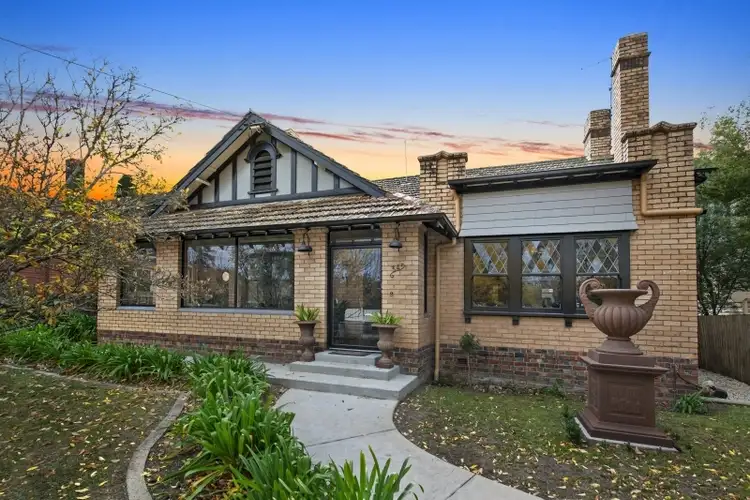 34 Victoria Avenue, Lake Wendouree VIC 3350