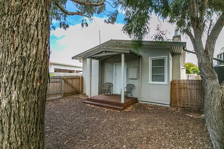 1/19 Henty Street, Torquay VIC 3228