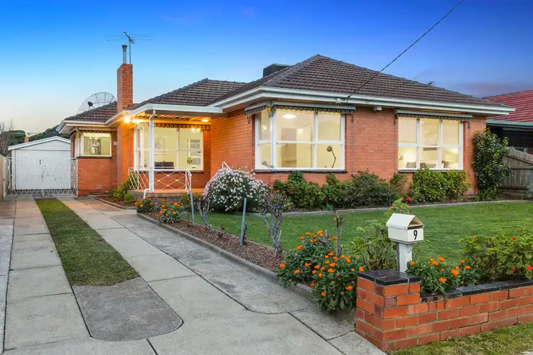 9 Venice Avenue, Mitcham VIC 3132