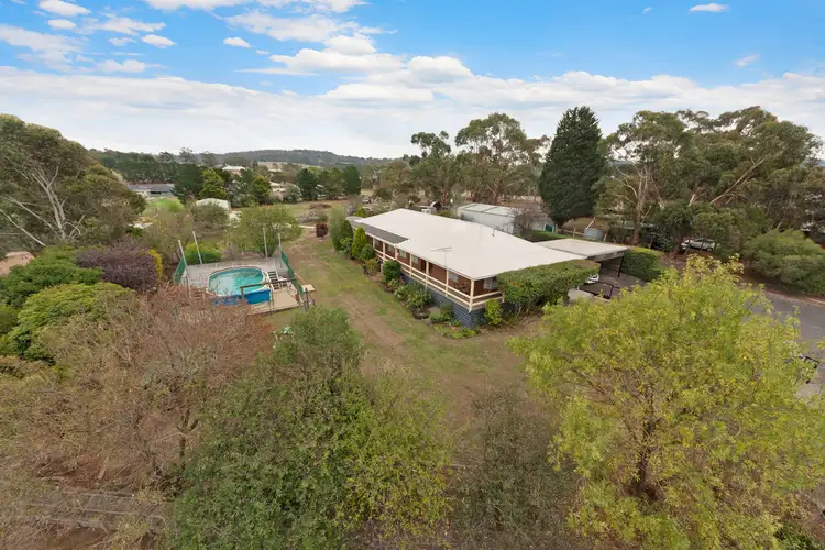 301 Sixth Avenue, Eden Park VIC 3757