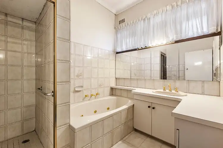 Sixth view of Homely house listing, 2 Alexandra Street, St Kilda East VIC 3183