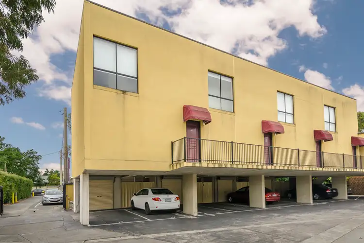 17/101 Ballarat Road, Maidstone VIC 3012
