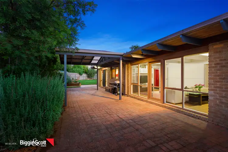 2 Lubbrook Close, Ferntree Gully VIC 3156
