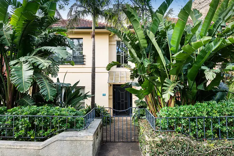 3/35 Robe Street, St Kilda VIC 3182