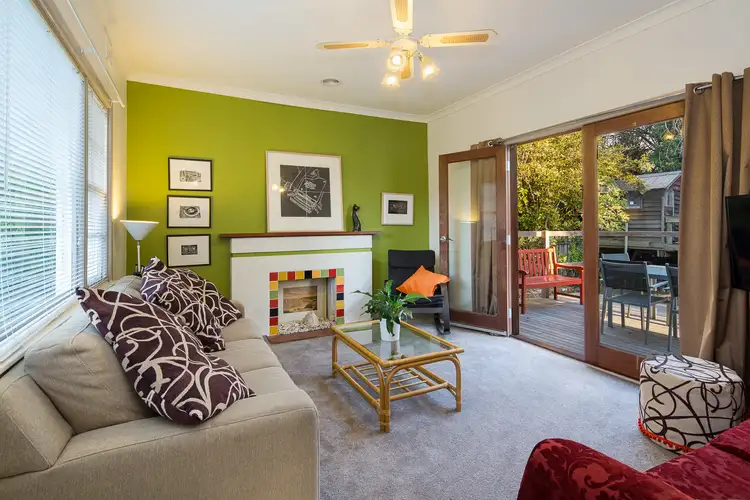 11 Collard Street, Newington VIC 3350