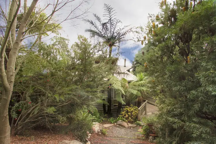 48 View Hill Road, Cockatoo VIC 3781