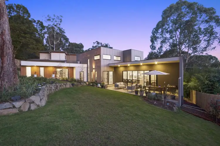 17 Clifford Grove, Tecoma VIC 3160