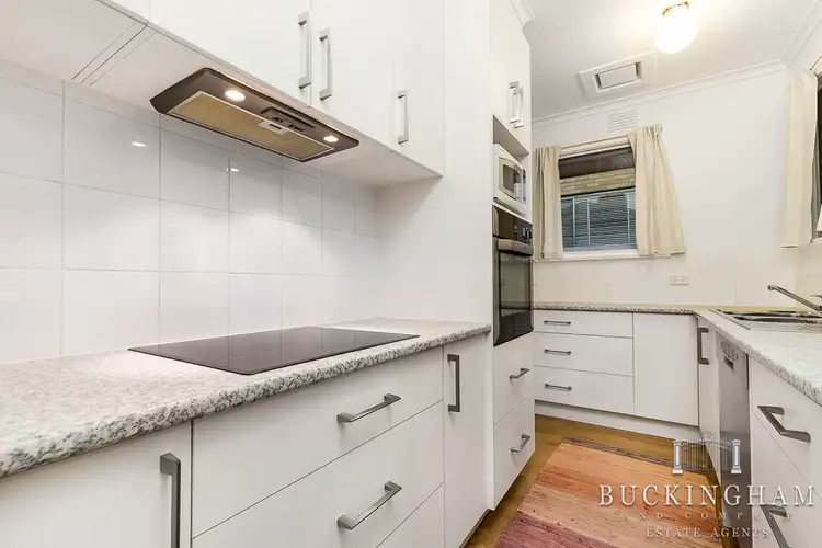 Fifth view of Homely house listing, 1/9 Leigh Court, Macleod VIC 3085