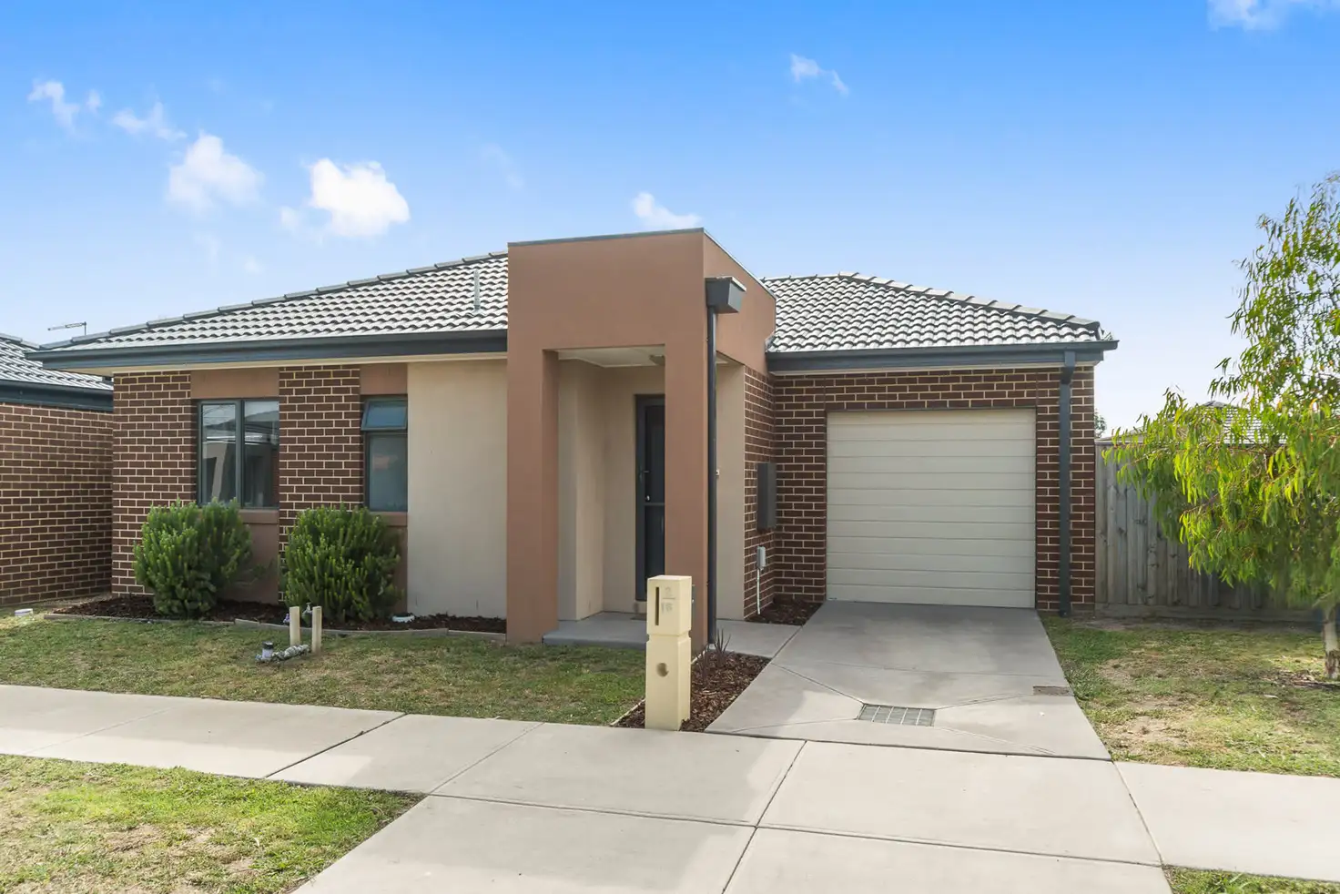 Main view of Homely house listing, 16 Davenport Crescent, Cranbourne West VIC 3977