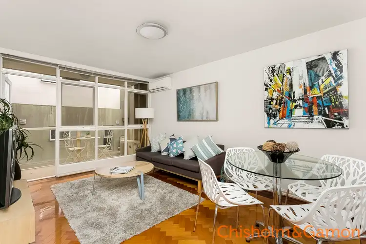 4/10 Austin Avenue, Elwood VIC 3184