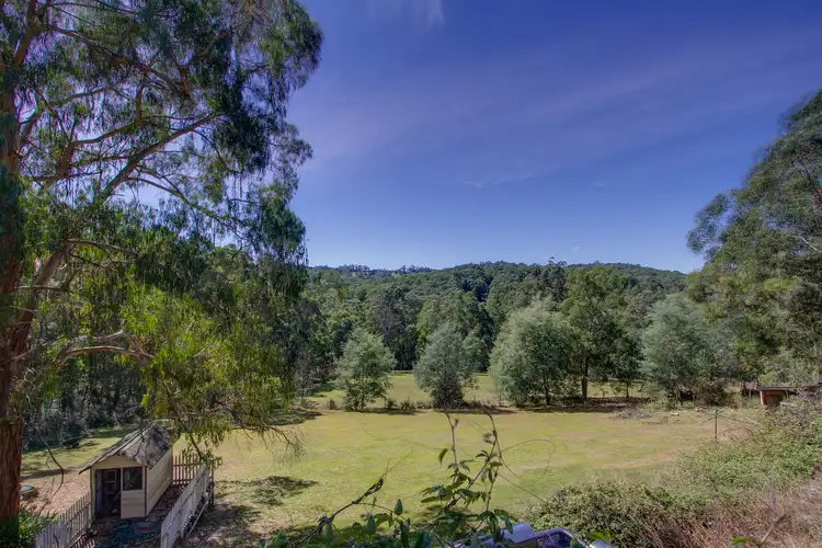 26 Belgrave Avenue, Cockatoo VIC 3781