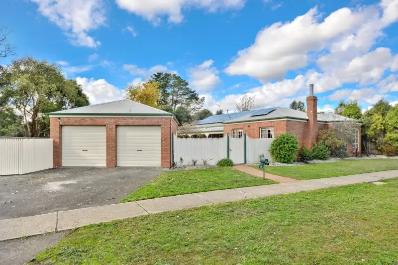 Main view of Homely house listing, 5 Bradby Avenue, Mount Clear VIC 3350
