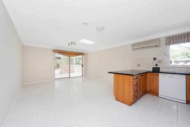 Sixth view of Homely house listing, 5 Ivy Court, Mill Park VIC 3082