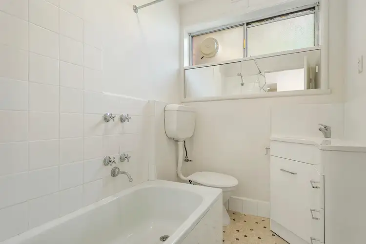 Third view of Homely apartment listing, 2/5a Rusden Street, Elsternwick VIC 3185