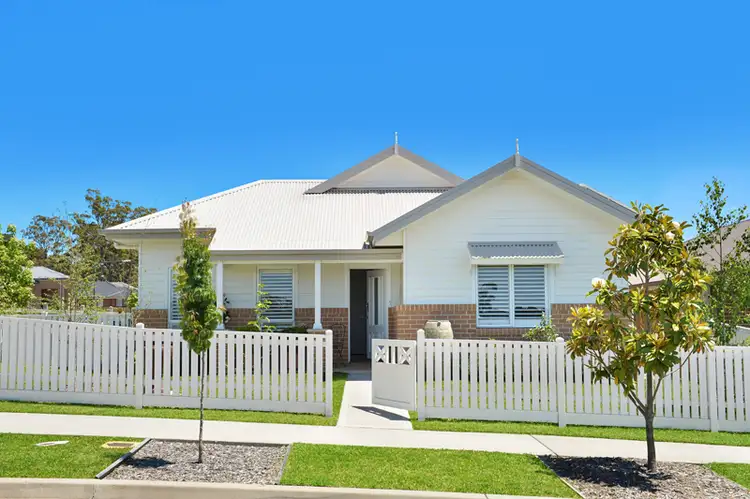 6 Langley Avenue, Mittagong NSW 2575