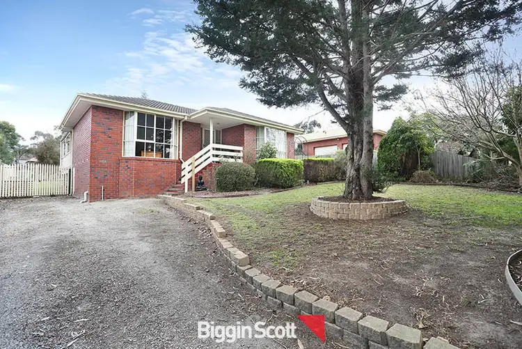 8 Baltaser Drive, Pakenham VIC 3810