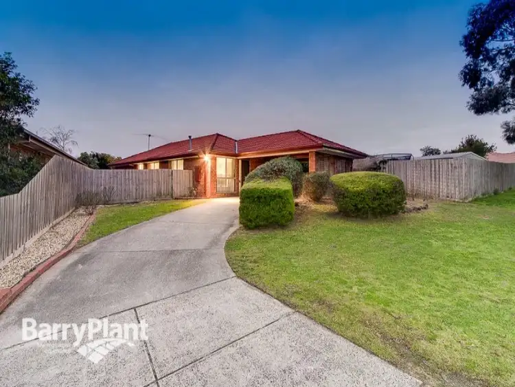 13 Frances Crescent, Cranbourne North VIC 3977