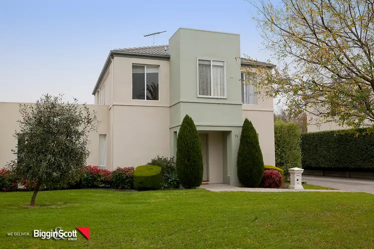 93 Sovereign Manors Crescent, Rowville VIC 3178
