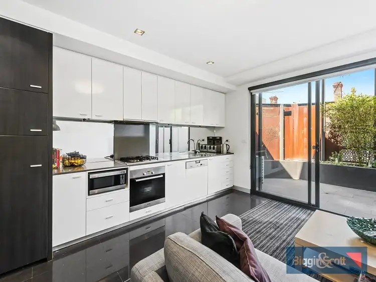6/17 Robe Street, St Kilda VIC 3182