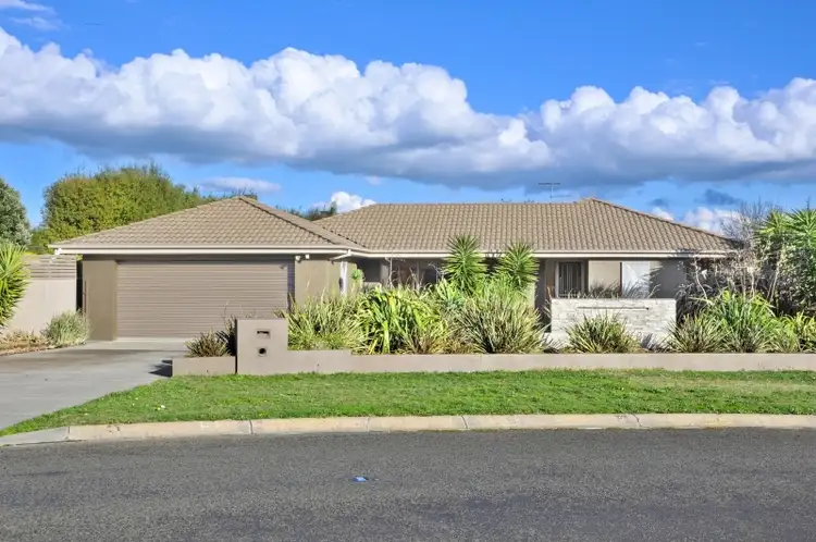 Main view of Homely house listing, 2 Harold Court, Alfredton VIC 3350