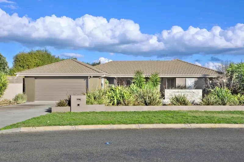 Main view of Homely house listing, 2 Harold Court, Alfredton VIC 3350