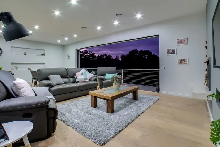 10 Alpine Road, Ferny Creek VIC 3786