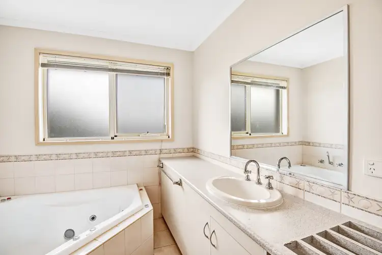 Fourth view of Homely house listing, 10 Keswick Rise, Sunbury VIC 3429