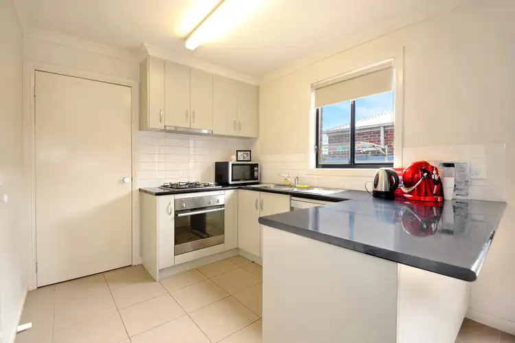 42 Ashwood Gardens, Mitchell Park VIC 3352