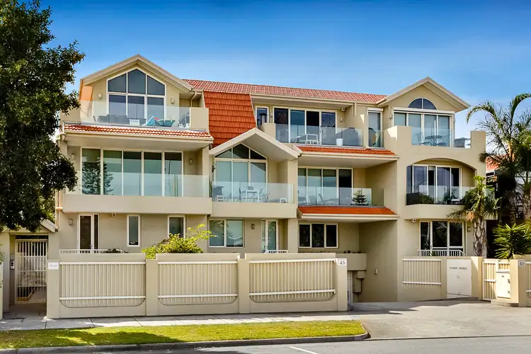 2/45-46 Marine Parade, St Kilda VIC 3182