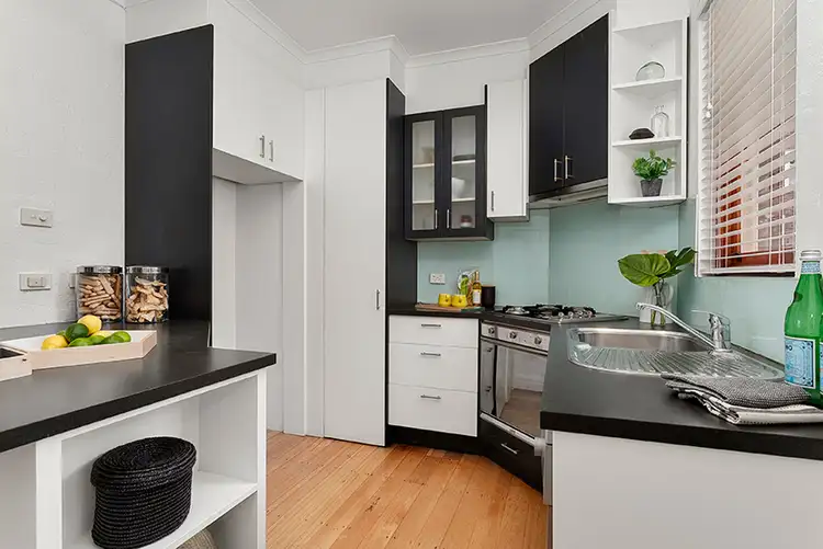 Third view of Homely apartment listing, 2/30B Mitford Street, Elwood VIC 3184