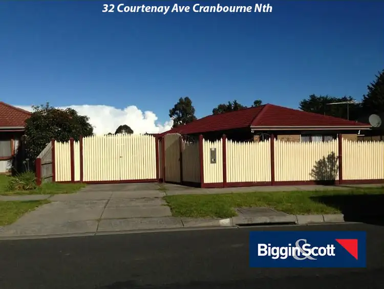 Second view of Homely house listing, 32 Courtenay Avenue, Cranbourne North VIC 3977