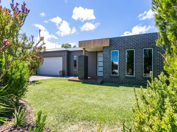 6 Wave Crescent, Torquay VIC 3228