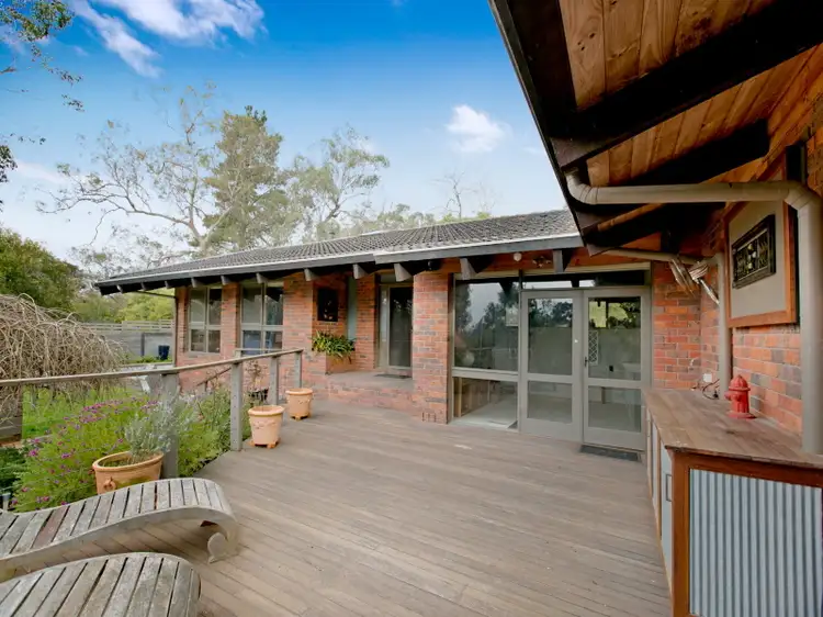 10 Walkers Road, Mount Eliza VIC 3930