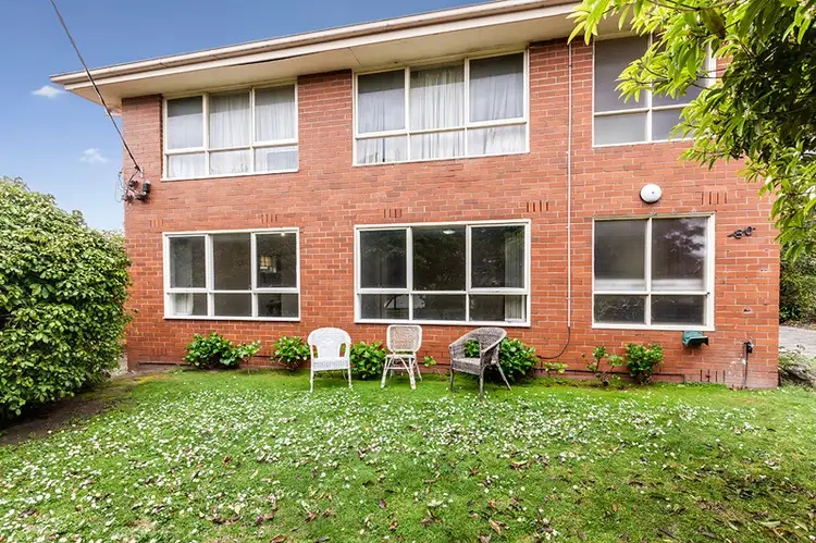 1/80 Woornack Road, Carnegie VIC 3163