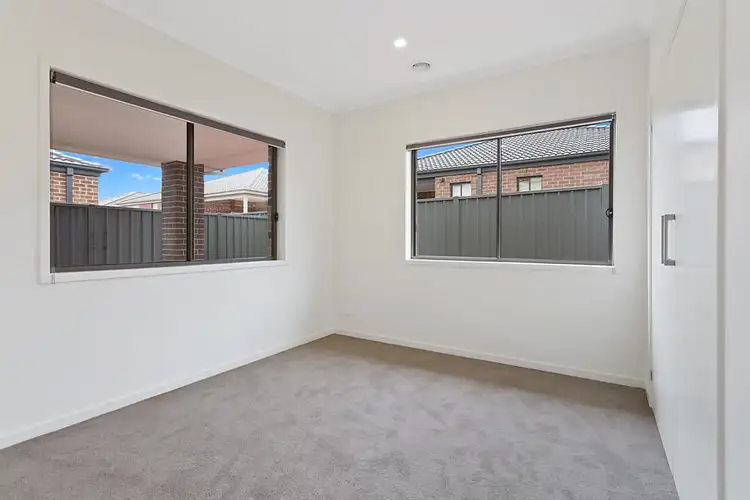 Fifth view of Homely house listing, 10 Ixora Crescent, Manor Lakes VIC 3024