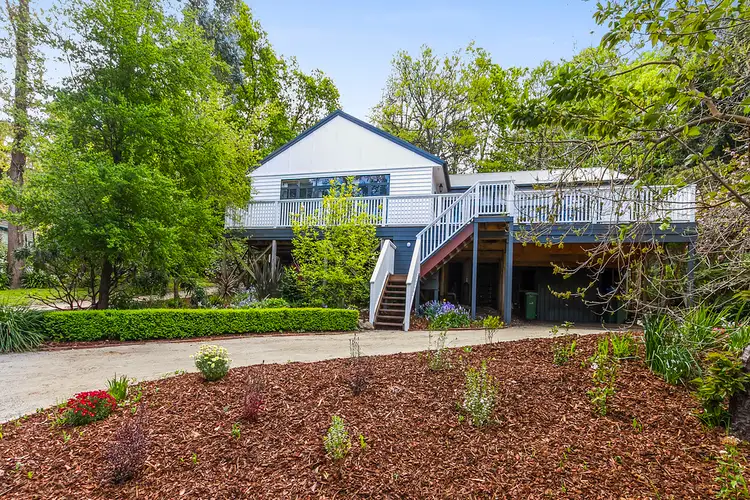 8 Elm Crescent, Emerald VIC 3782