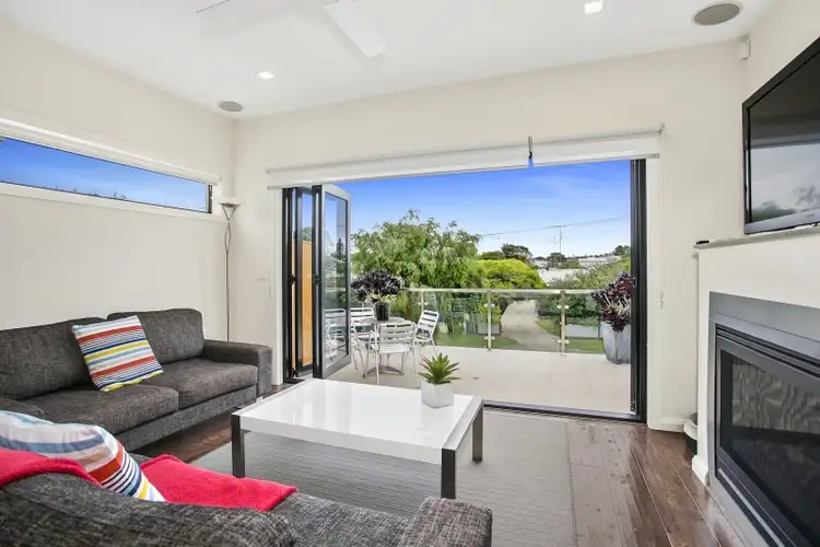 2/10 Hurst Street, Ocean Grove VIC 3226