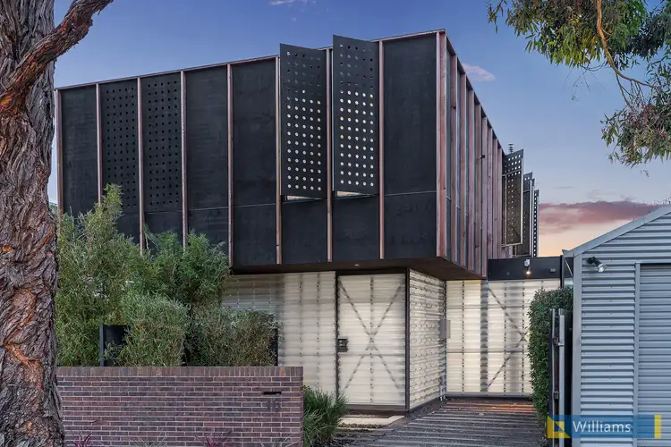 16 Steele Street, Newport VIC 3015