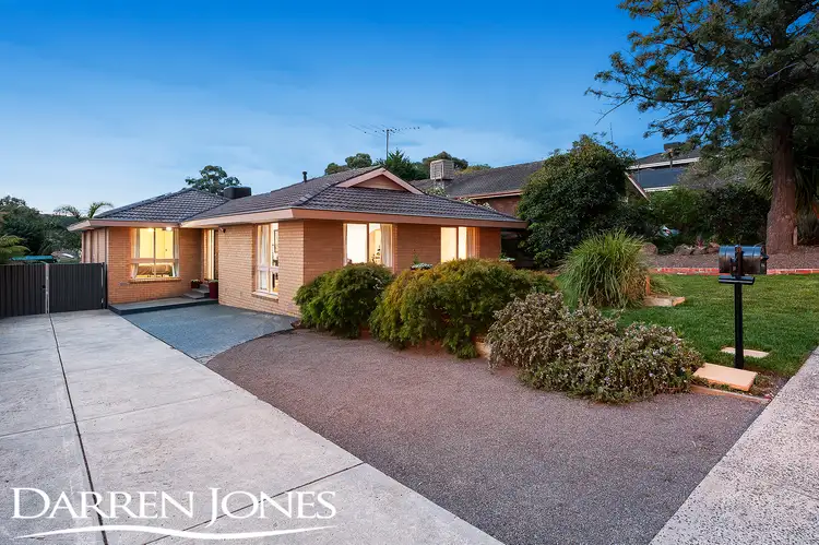 16 Warriparri Crescent, Greensborough VIC 3088